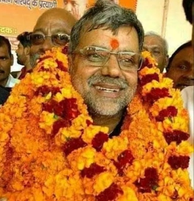 गोरखपुर-फैजाबाद खंड सीट: तीसरी बार जीते भाजपा के देवेंद्र सिंह, खुशी की लहर