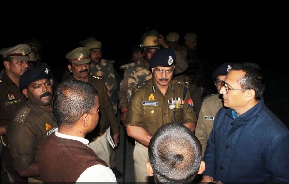 जमीन से कब्जा हटाते देख,मां और बेटी ने आग लगाकर दे दी जान, हड़कंप