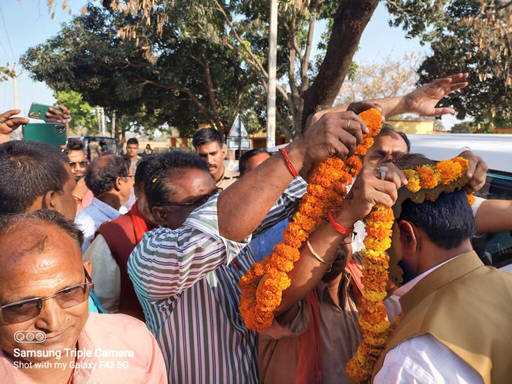 आयुष मंत्री का नौतनवा विधानसभा क्षेत्र में हुआ भव्य स्वागत