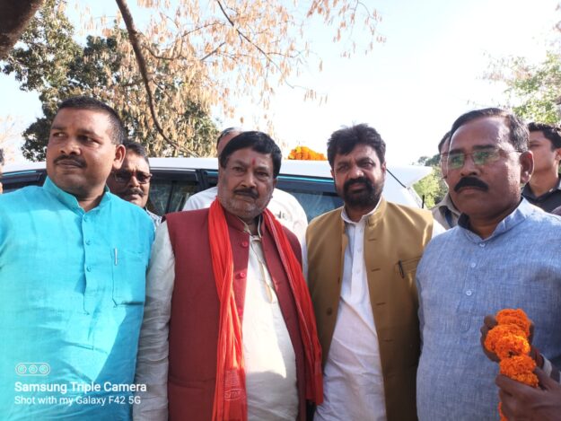 आयुष मंत्री का नौतनवा विधानसभा क्षेत्र में हुआ भव्य स्वागत