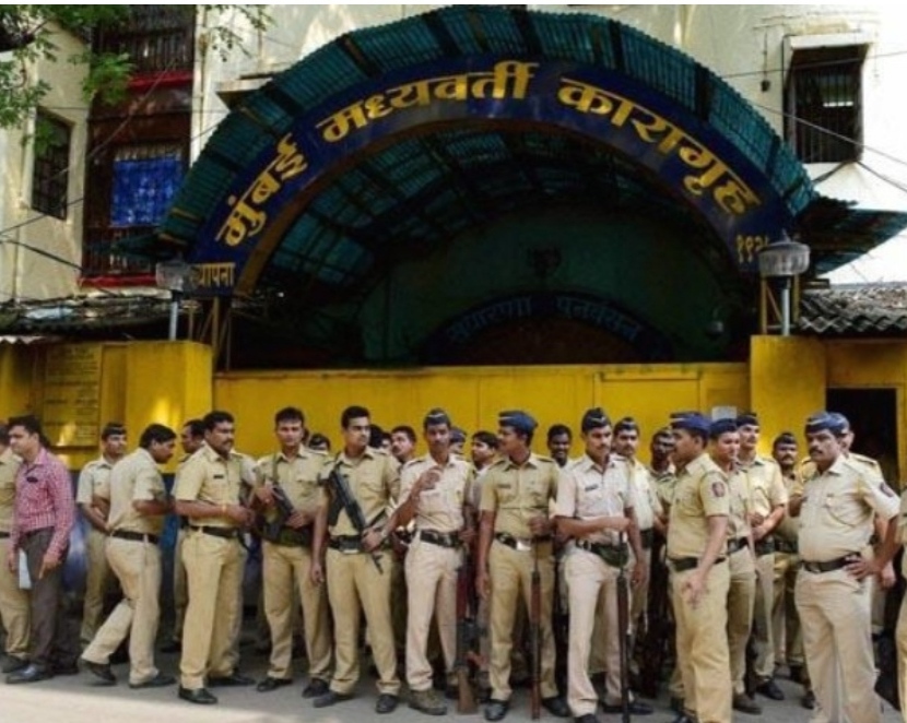 300 कैदी महाराष्ट्र की जेल से फरार, मचा हड़कंप