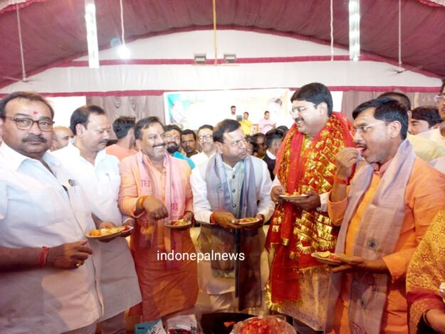 फलाहार कार्यक्रम में उमड़े लोग,पहुंचे मंत्री और कई विधायक