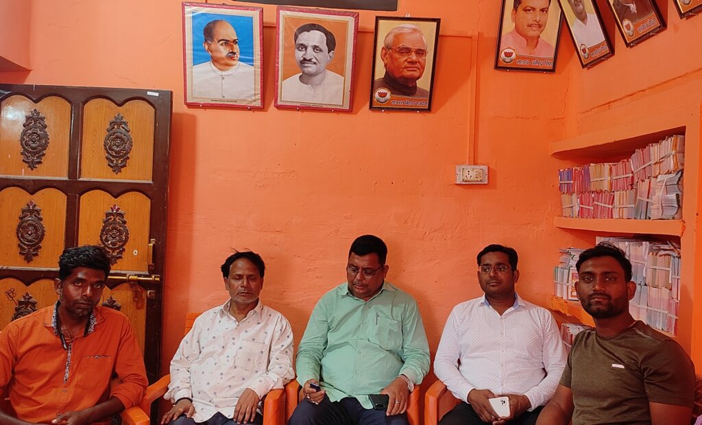 नौतनवा से भाजपा ने उमेश जायसवाल को बनाया चेयरमैन प्रत्याशी, छोड़े गए पटाखे