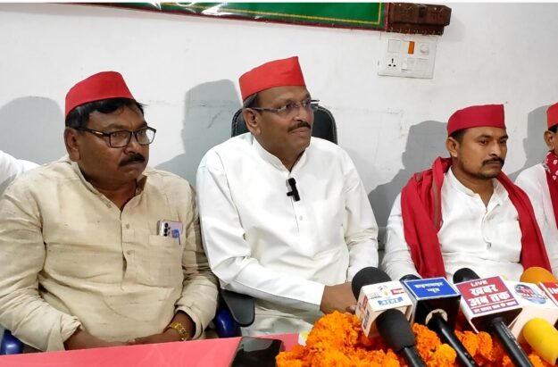 सोनौली और नौतनवा दोनों सपा प्रत्याशी चुनाव जीत रहे है--सुशील टिबड़ेवाल