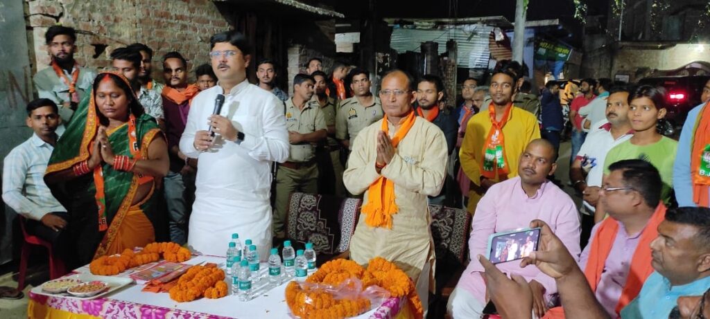 नौतनवा की जनता बहरूपिया को पहचान गई है --ऋषि त्रिपाठी