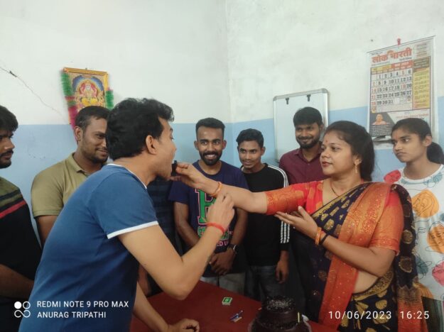 आनंद लोक हॉस्पिटल मेटरनिटी सेंटर बरगदवा का धूमधाम से मनाया गया स्थापना दिवस