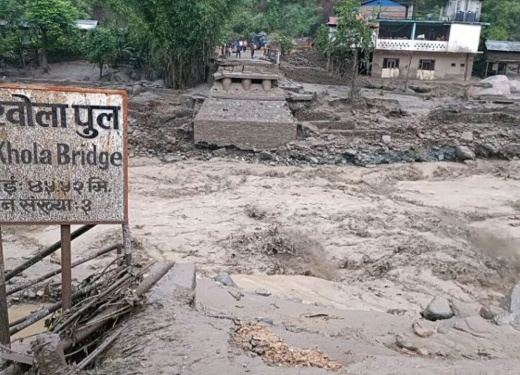 नेपाल के कई जिलों में भारी बारिश से मची तबाही