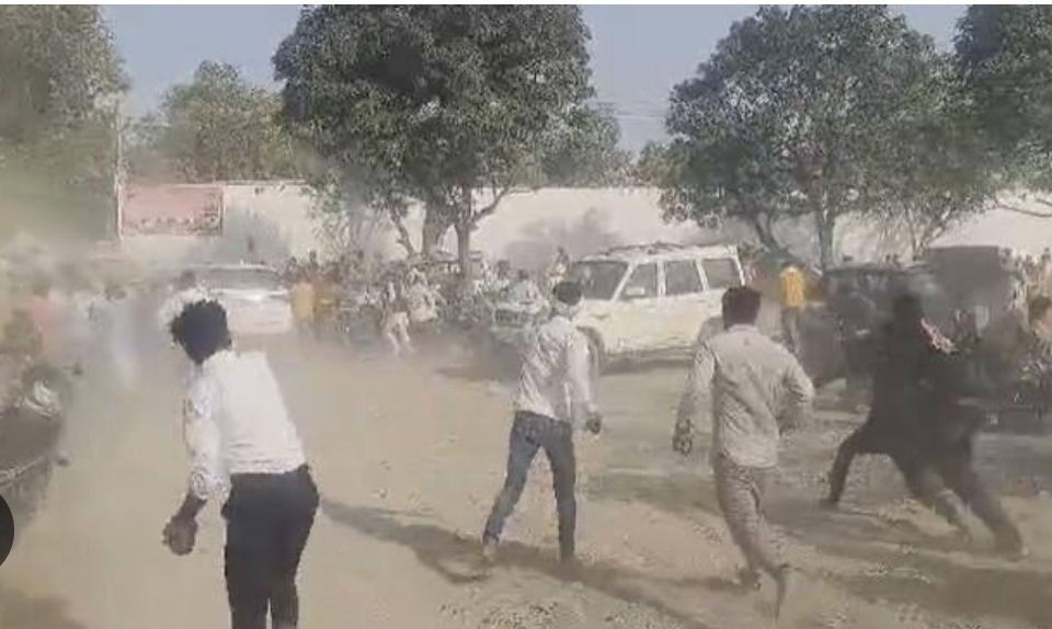 भाजपा सांसद के काफिले पर जमकर पथराव, बाल-बाल बचे !