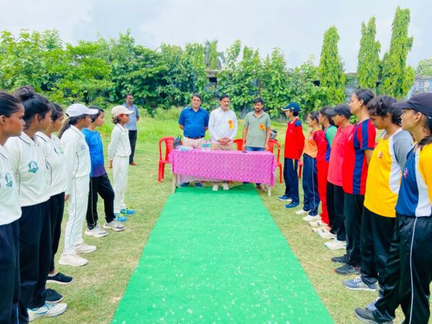 इंडो नेपाल महिला टी-20 सीरीज का चेयरमैन नौतनवा बृजेश मणि त्रिपाठी ने किया उदघाटन