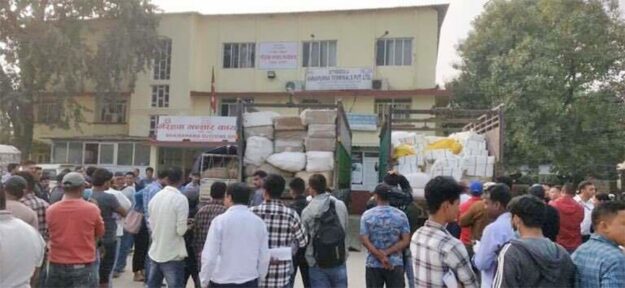 सोनौली बॉर्डर: दो कस्टम एजेंट हिरासत में,भारतीय कस्टम की नेपाल में हो रही छवि धूमिल