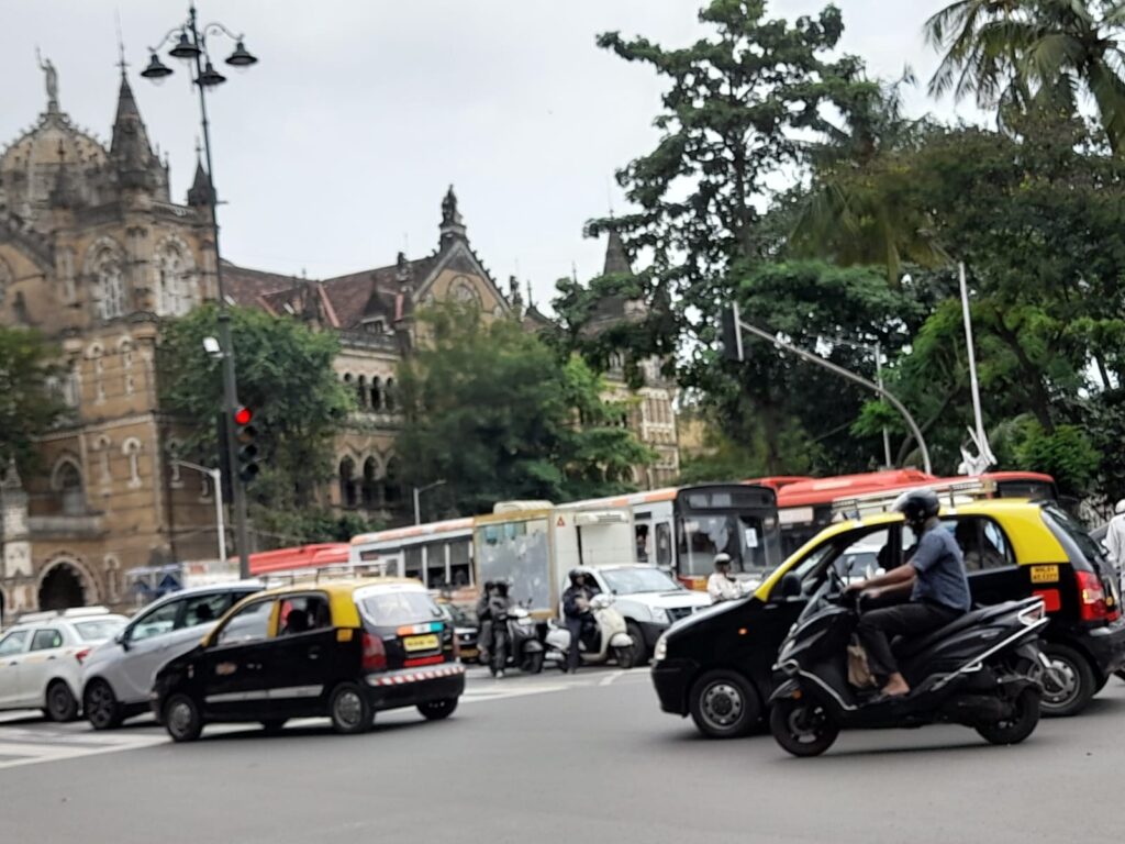 मुंबई ट्रैफिक पुलिस को ट्वीट करने से ही हो जाता है गाड़ियों पर जुर्माना व अन्य कार्यवाही