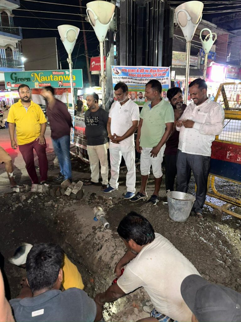 नौतनवा: 30 वर्ष बाद कल पहुंचेगा उस्मान नगर में स्वच्छ जल,चेयरमैन को मिल रही बधाई