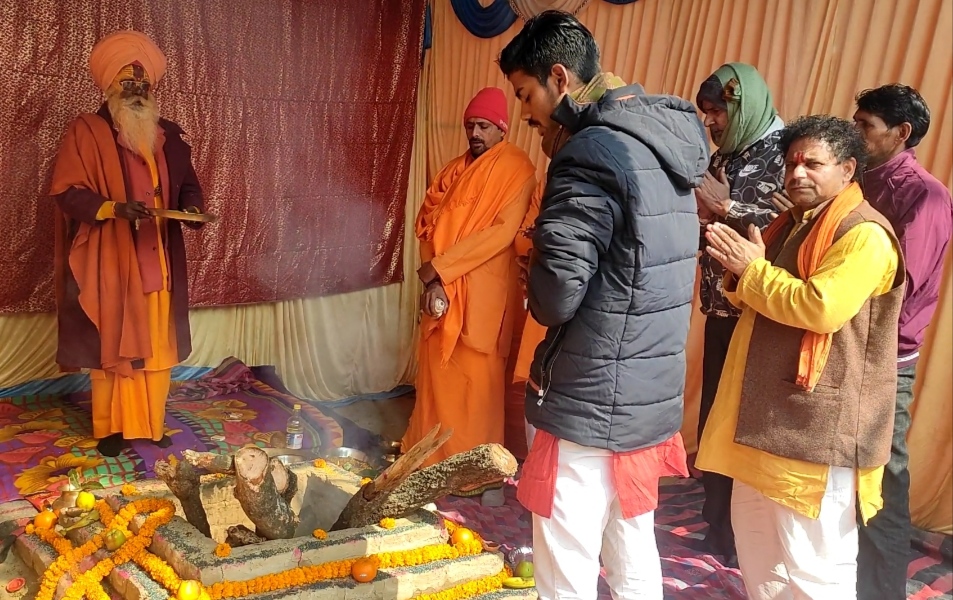 सोनौली: श्रीराम जानकी मंदिर का 18 वां स्थापना दिवस, हवन, पूजा अर्चना के साथ शुरू