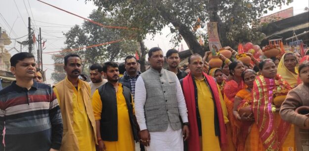 नौतनवा:भगवान श्री परशुराम की प्राण प्रतिष्ठा,निकली भव्य कलश यात्रा