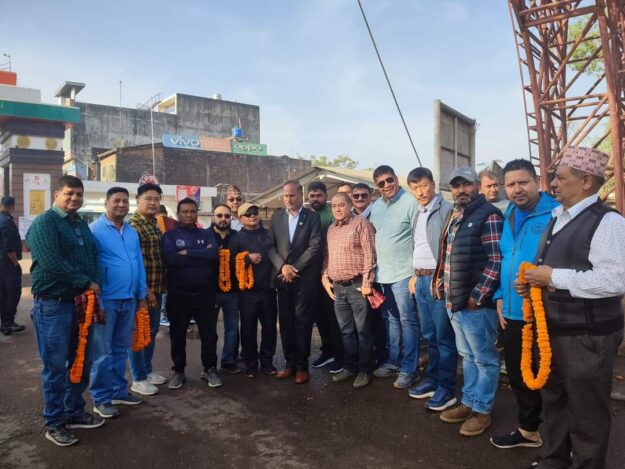 धार्मिक यात्रा पर नेपाल रवाना हुए केंद्रीय वित्त राज्य मंत्री पंकज चौधरी, हुआ भव्य स्वागत