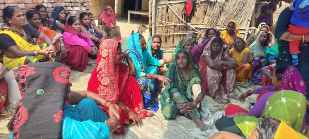 बाइक से गिरकर युवक की मौत,गांव में छाया मातम, मां का रोकर बुरा हाल