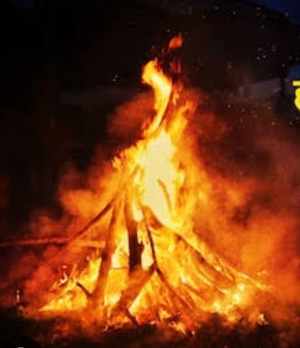 होलिका जली लेकिन होली पर्व मंगलवार को-- बृजेश मणि त्रिपाठी,अध्यक्ष नौतनवा