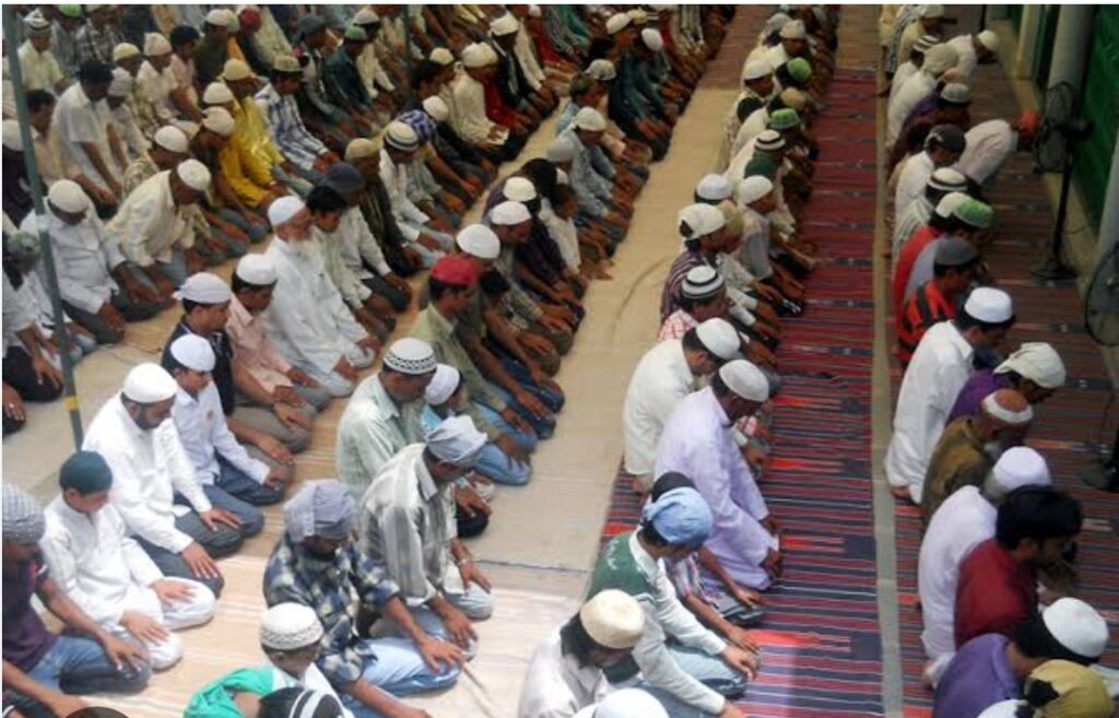 भारत - नेपाल में आज धूमधाम से मनाई जा रही ईद-उल-फितर की लोगो ने दी मुबारकबाद