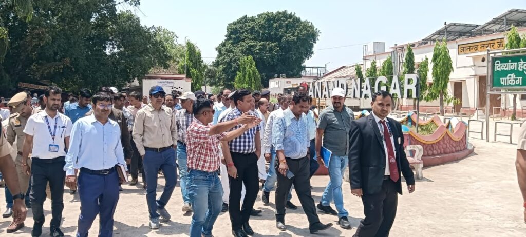 फरेंदा: डीआरएम को दुकानदारों ने सुनाई पीड़ा, सौंपा मांगपत्र