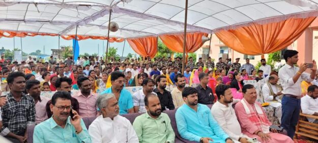 माँ के नाम" प्रत्येक परिवार कम से कम एक पेड़ अवश्य लगाए--प्रभारी मंत्री