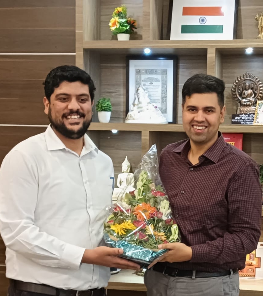 महराजगंज के नए सीडीओ अनुराज जैन, के नए कार्यकाल के लिए डीएम ने दी हार्दिक शुभकामनाएं