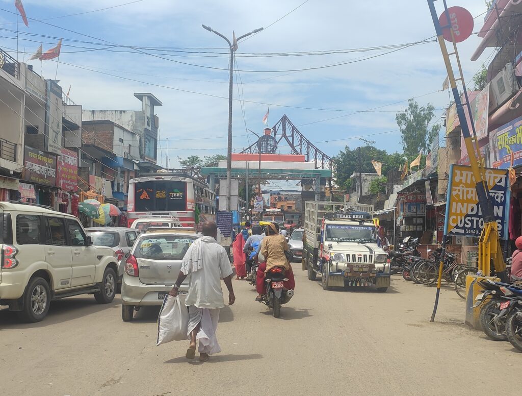 सोनौली: चीनी व्यापारियों का उत्पीड़न, चर्चित सिपाही की मनमानी