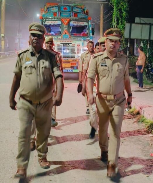 सोनौली पुलिस ने पैदल गस्त कर किया जन संवाद