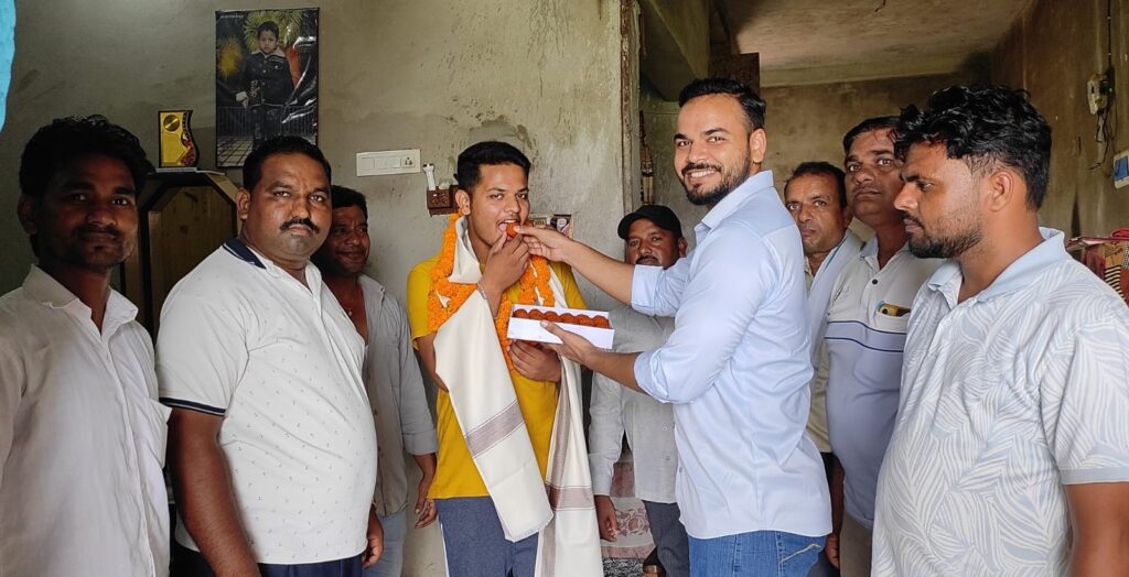 राष्ट्रीय पंजा लड़ाओ विजेता दीपांशु पर हमें गर्व है-- शाहनवाज खान