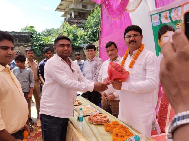 नौतनवा विधायक ने खैराटी और हथियहवा में किया अन्नपूर्णा भवन का उद्घाटन,सड़क का लोकार्पण