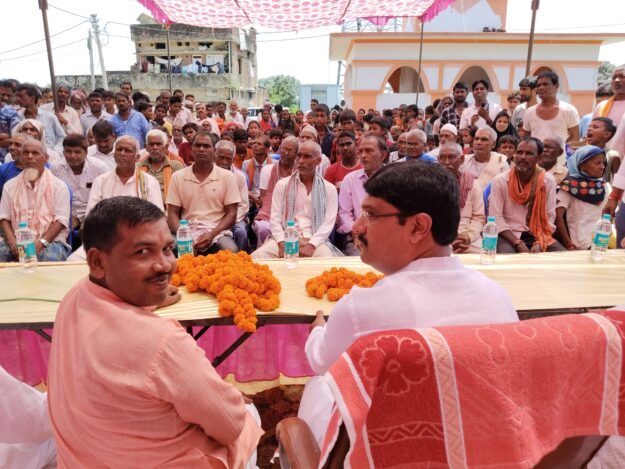 नौतनवा विधायक ने खैराटी और हथियहवा में किया अन्नपूर्णा भवन का उद्घाटन,सड़क का लोकार्पण