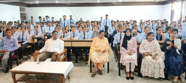 राजीव गांधी कॉलेज आफ फार्मेसी में महात्मा गांधी एवं लाल बहादुर शास्त्री की मनाई गई जयंती