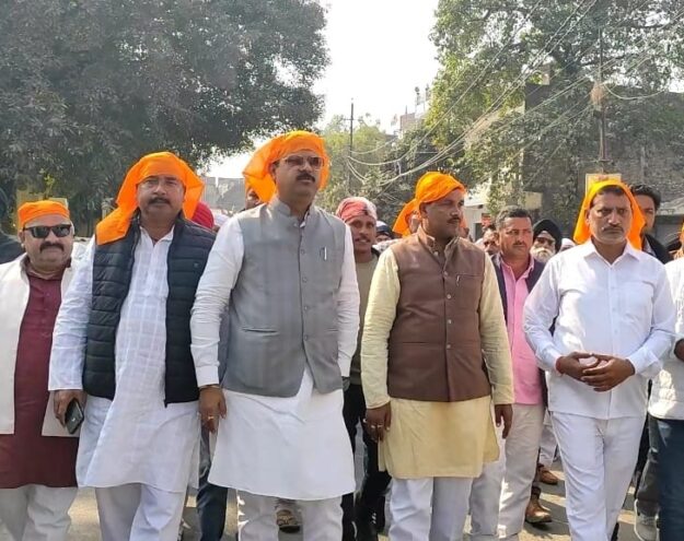 नौतनवा में वीर बाल दिवस पर निकली शहादत यात्रा, विधायक ने दी साहिबजादों को श्रद्धांजलि