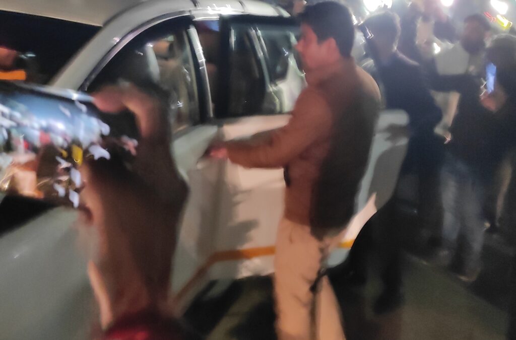 ईडी की छापेमारी: नौतनवा के कपड़ा व्यवसायी के घर पर हुई कार्रवाई, खाली हाथ लौटी टीम