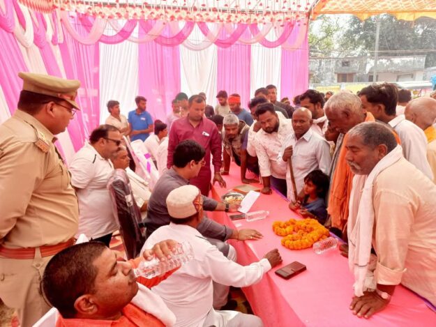 विधायक ने जन चौपाल में सुनीं ग्रामीणों की समस्याएँ, अधिकारियों को दिए निस्तारण के निर्देश