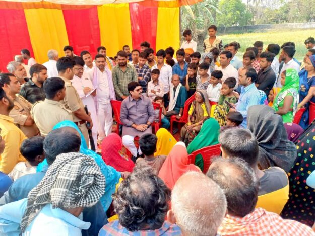 विधायक ने जन चौपाल में सुनीं ग्रामीणों की समस्याएँ, अधिकारियों को दिए निस्तारण के निर्देश