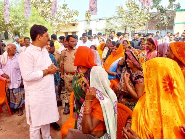 विधायक ऋषि त्रिपाठी ने किया विकास परियोजनाओं का लोकार्पण, जनता को समर्पित