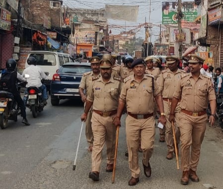 होली और रमजान को लेकर प्रशासन अलर्ट, नौतनवा और सोनौली में पुलिस ने किया फ्लैग मार्च