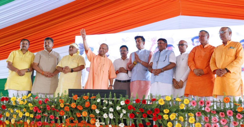 गोरखपुर को सीएम योगी ने दी बड़ी सौगात, 1500 करोड़ की परियोजनाओं का लोकार्पण- शिलान्यास