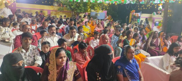 सम्मान समारोह मेधावी छात्रों को किया गया सम्मानित