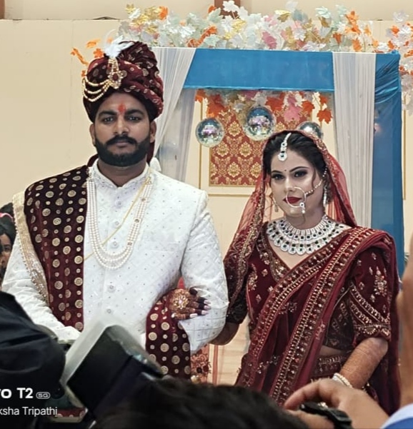 उमाकांत मणि त्रिपाठी और ज्योति त्रिपाठी वैवाहिक बंधन में बंधे, नौतनवा से उमड़ा जनसैलाब, गूंजे मंगलगान