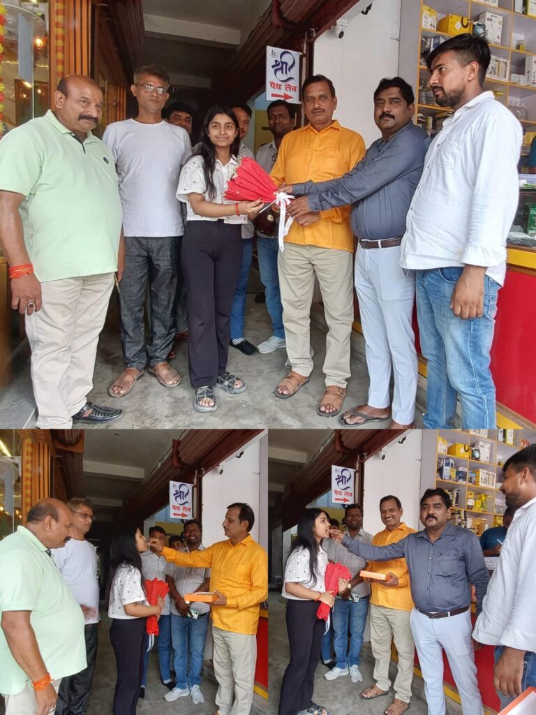 कौशिकी जैसी मेधावी छात्राएं हमारे नगर की पहचान- बृजेश मणि त्रिपाठी अध्यक्ष नौतनवा