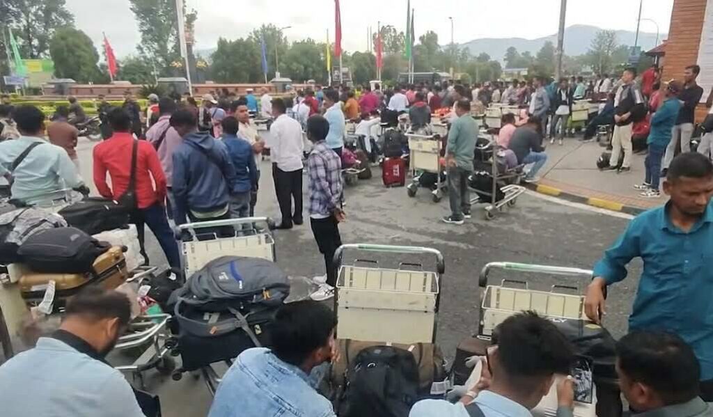 काठमांडू अंतरराष्ट्रीय हवाई अड्डे पर उड़ानें प्रभावित, यात्रियों में नाराजगी