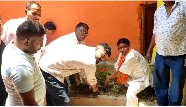 मुख्यमंत्री योगी आदित्यनाथ का मानाया गया 53 वां जन्मदिन,किया गया पौधारोपण