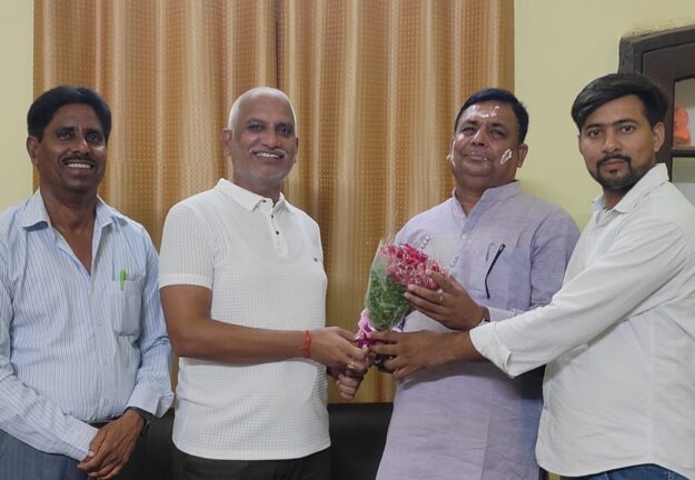 भाजपा जिला महामंत्री प्रदीप सिंह का नौतनवा में मनाया गया जन्म दिन