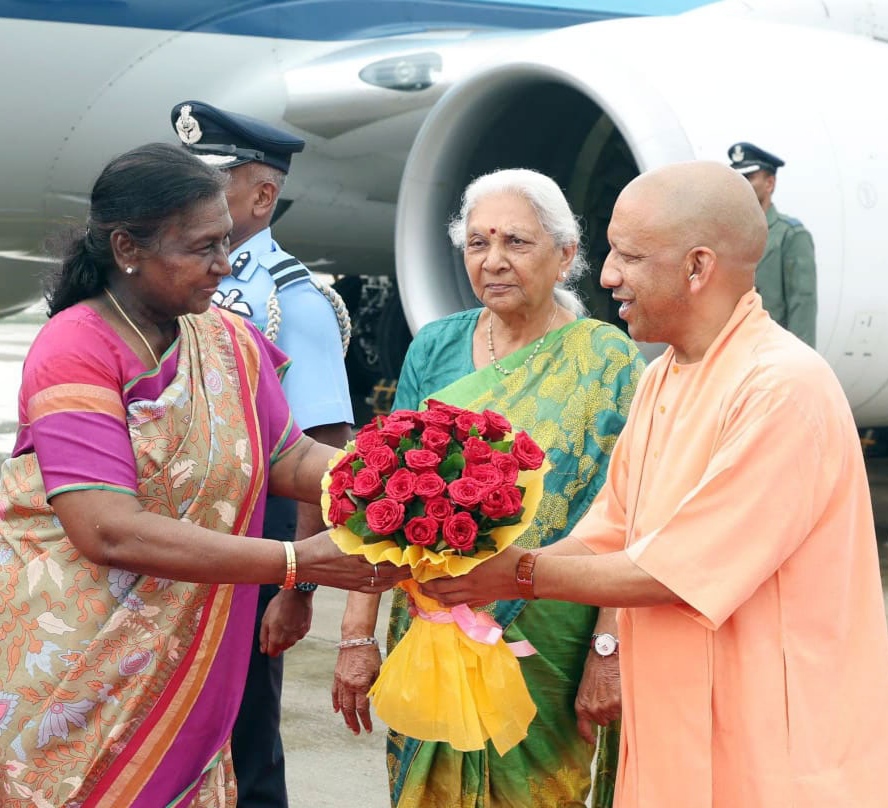 गोरखपुर विश्वविद्यालय पहुंचीं राज्यपाल और राष्ट्रपति द्रौपदी मुर्मु, शिक्षा व विकास की नई कहानी का शुभारंभ