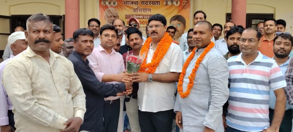 नौतनवा विधायक से शिक्षकों की प्रतिनिधिमंडल ने की मुलाक़ात, शैक्षिक मुद्दों पर हुई चर्चा