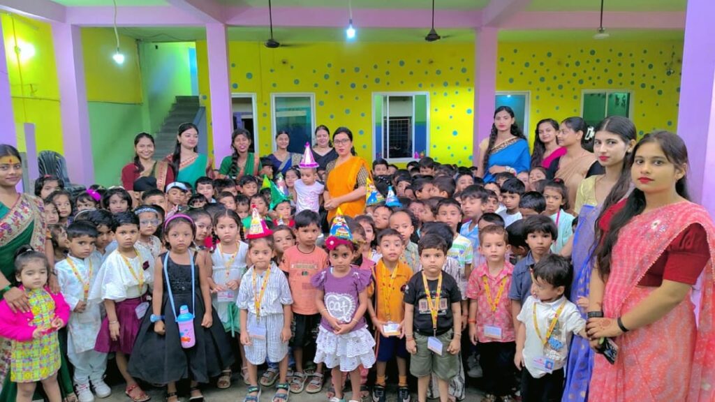 नौतनवा में बचपन व ए बी इंटरनेशनल स्कूल ने हर्षोल्लास से मनाया स्थापना दिवस