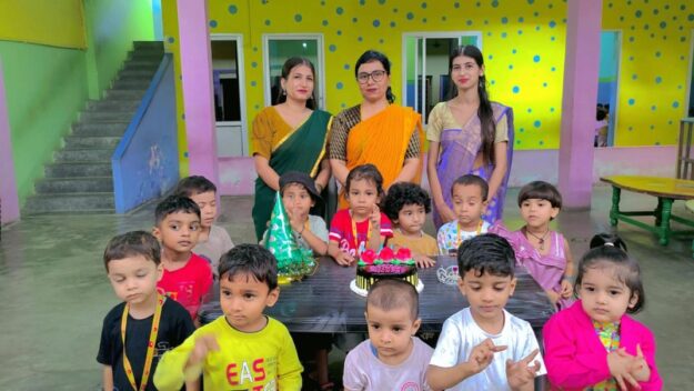नौतनवा में बचपन व ए बी इंटरनेशनल स्कूल ने हर्षोल्लास से मनाया स्थापना दिवस