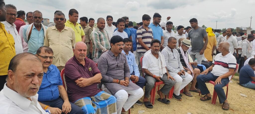 वरिष्ठ पत्रकार उमेश त्रिपाठी के माता जी के निधन से कुनसेरवा में शोक की लहर