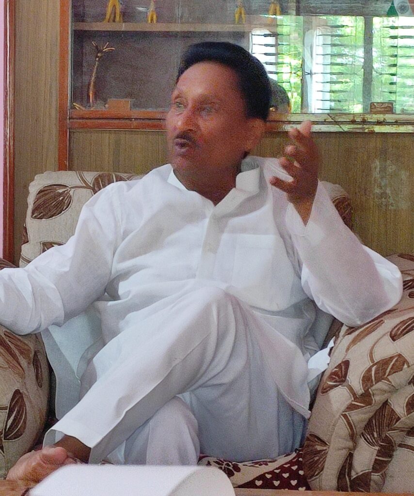 नौतनवा ओवर ब्रिज के खिलाफ पूर्व सांसद कुंवर अखिलेश सिंह का बड़ा बयान